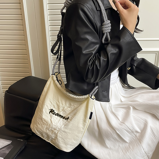 客製斜揹包 來圖訂製LOGO圖案 刺繡客製專屬圖案 文創週邊來圖訂做 客製斜揹包 來圖訂製LOGO圖案 刺繡客製專屬圖案 文創週邊來圖訂做