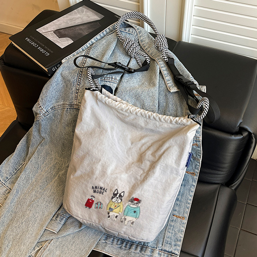 訂做包包刺繡圖案動漫文創週邊製作 日韓流行款包包 企業周邊文創商品製作 訂做包包刺繡圖案 動漫文創週邊製作 日韓流行款包包 企業周邊文創商品製作