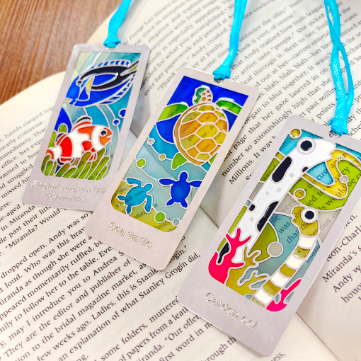 透光會有彩色光暈 夢幻周邊禮品彩窗書籤製作 客製金屬彩窗書籤 透光書籤訂製 透光會有彩色光暈 夢幻周邊禮品彩窗書籤製作 客製金屬彩窗書籤 透光書籤訂製