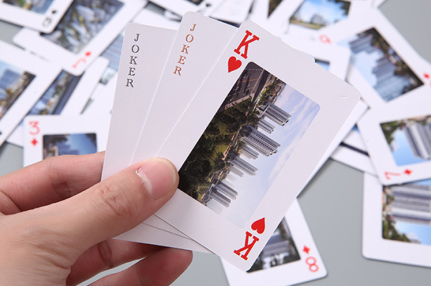 只有照片也能製作企業品牌專屬撲克牌！  觀光區、風景區週邊小物客製推薦禮贈品，每張撲克牌面都是新的風景